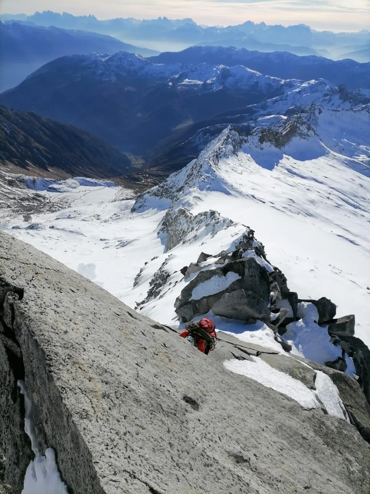 Turnerkamp South Ridge: View from a rocky ridge across glaciers and mountain valleys.